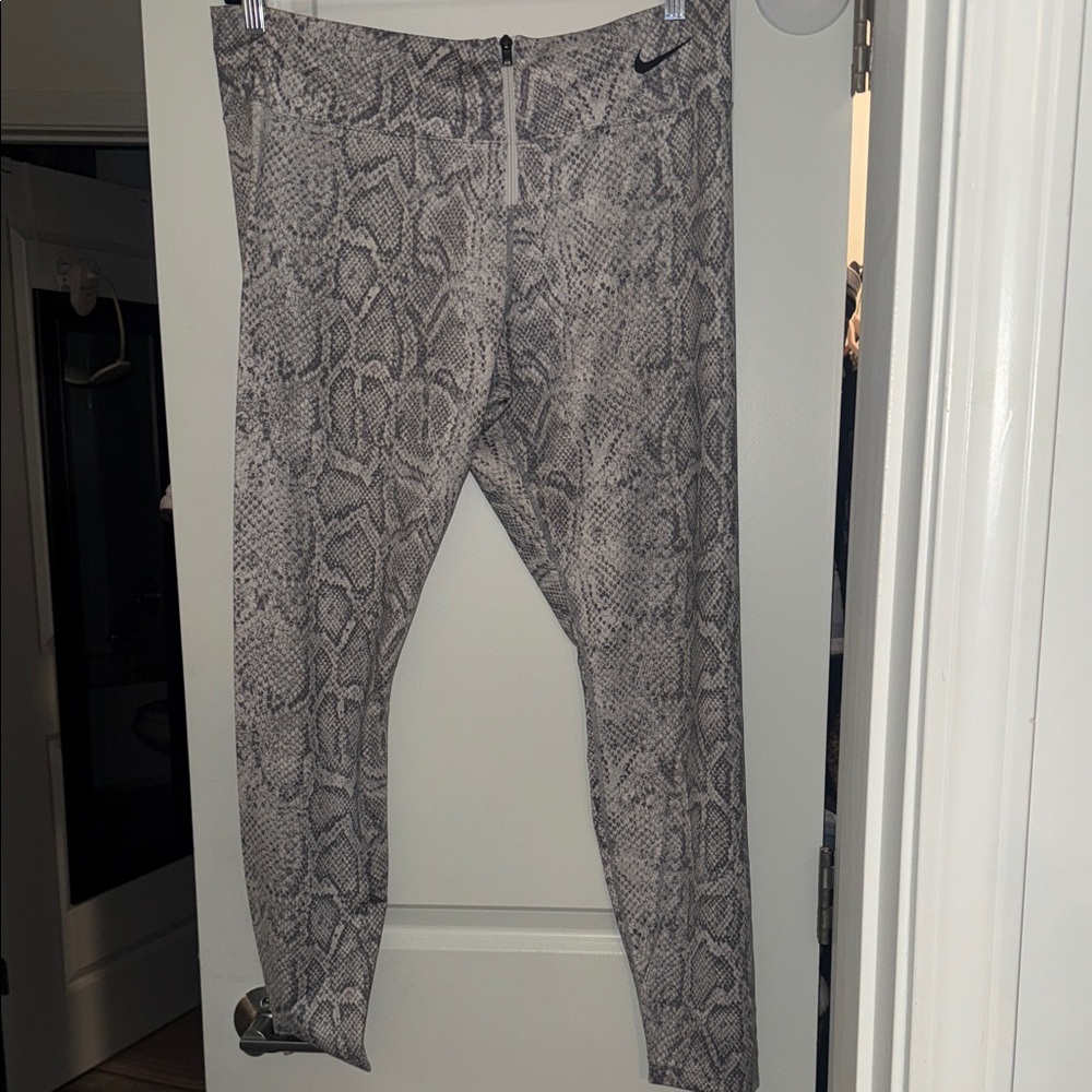 Nike Snake Print leggings